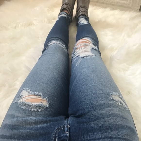 Destructed Skinny Jean - Picture 3 of 8